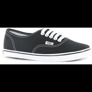 Vans Lo Pro Black/True White Sneakers